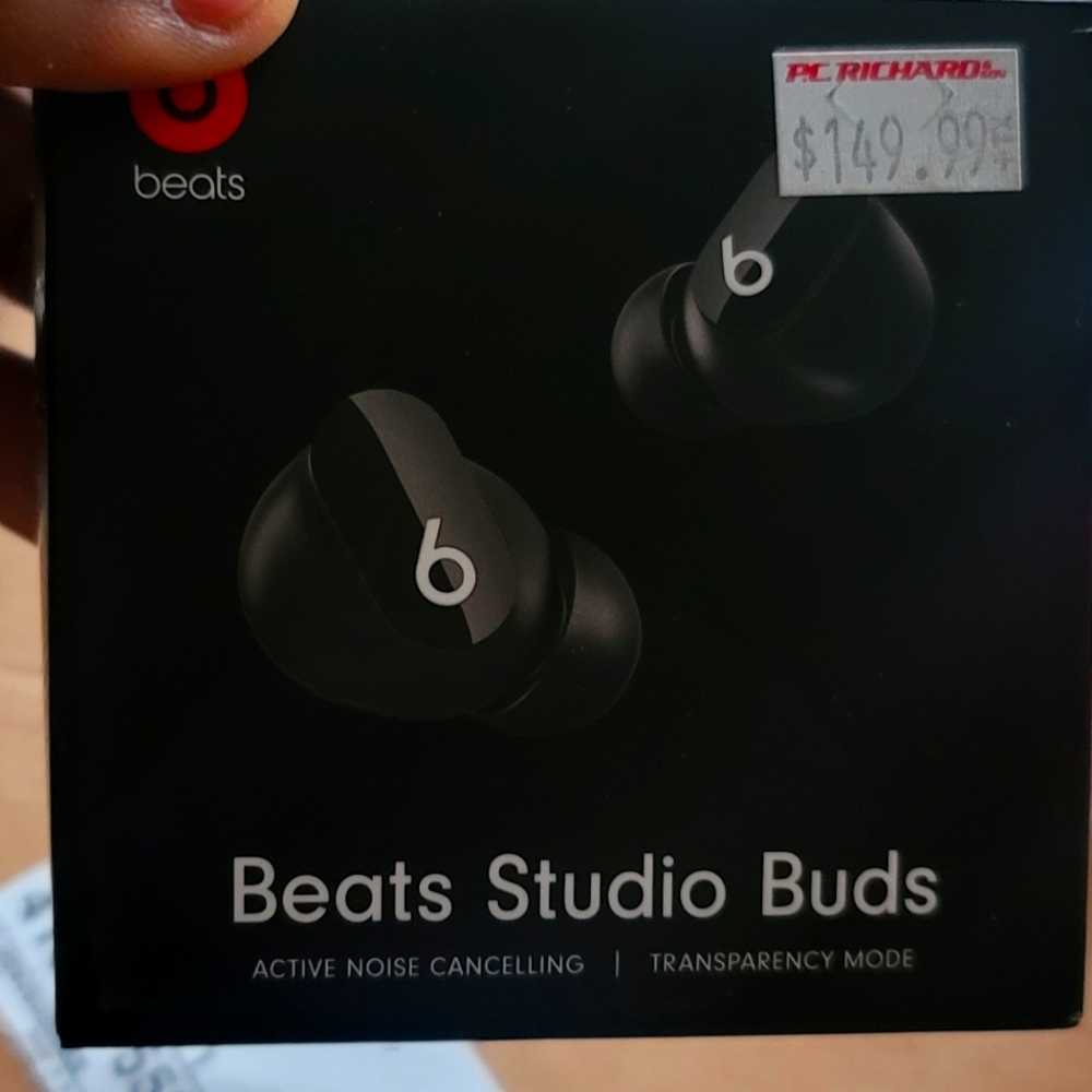 Beat noise canceling headphones